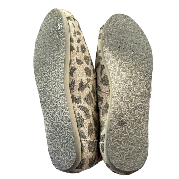 TOMS Women’s Size 6.5 Leopard Print Slip-On Canvas Shoes - Picture 6 of 6